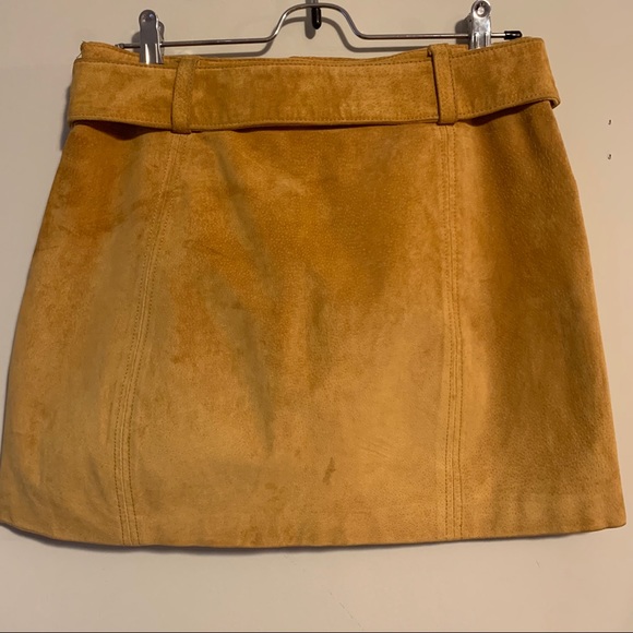 Zara 100% Suede Mini Skirt in Mustard Color - Picture 6 of 11